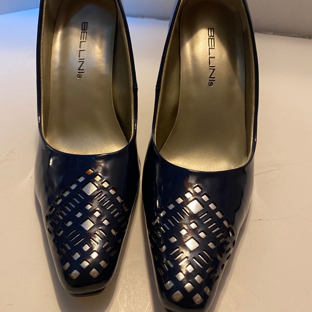Bellini navy blue pumps. Size 8